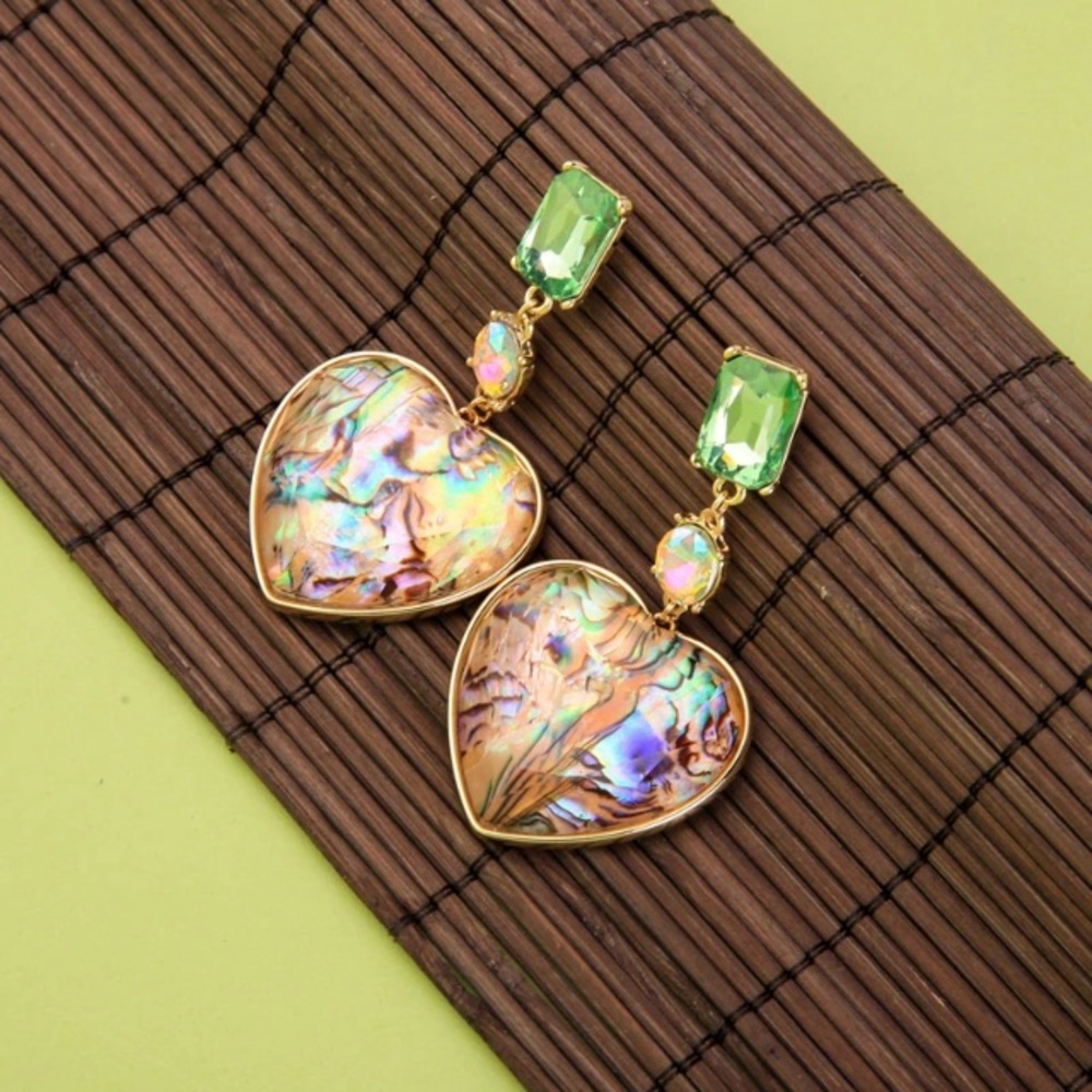 NEW!๐๐HUGE๐STATEMENT๐ABALONE SHELL๐HEARTS๐๐ - Picture 6 of 8